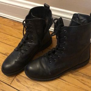 Combat boots